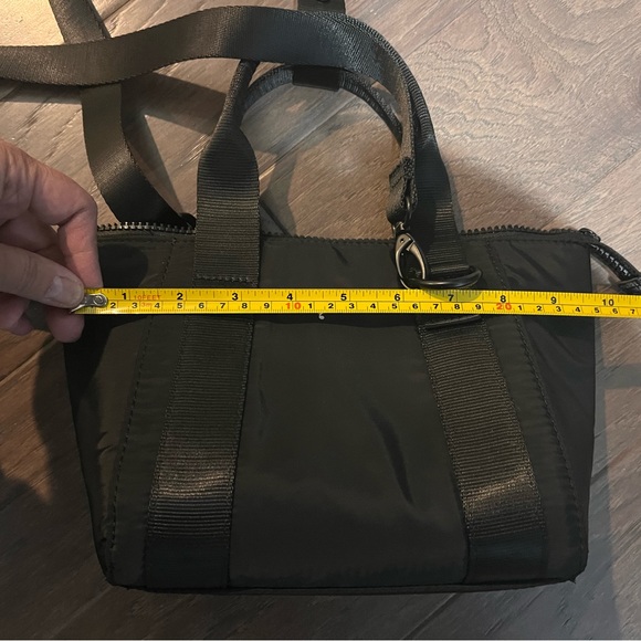 Fabletics Crossbody Bag - Picture 9 of 12